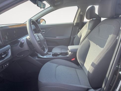 New 2025 Kia K4 LXS image 9