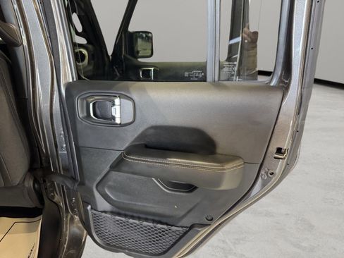 Used 2025 Jeep Wrangler Unlimited Sahara w/ Safety Group AWD/4WD image 16