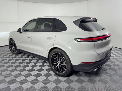 Certified 2024 Porsche Cayenne AWD/4WD image 3