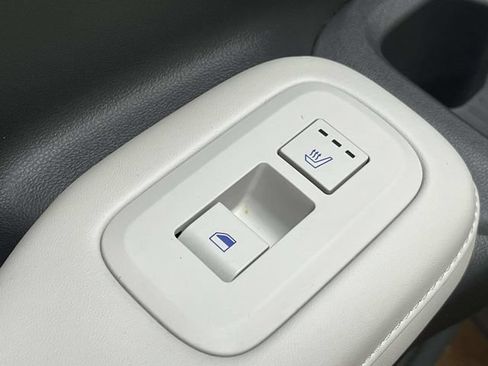 Certified 2025 Hyundai Santa Fe Limited FWD image 19