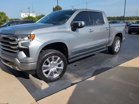 Used 2024 Chevrolet Silverado 1500 High Country AWD/4WD image 1