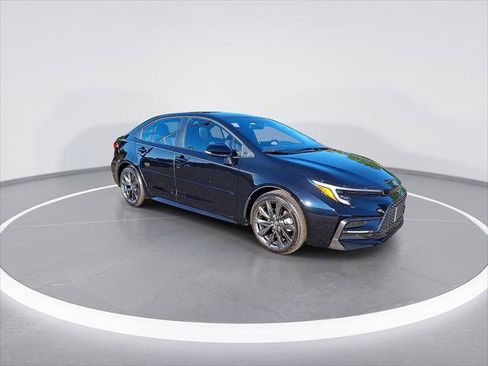 Certified 2026 Toyota Corolla SE FWD image 3