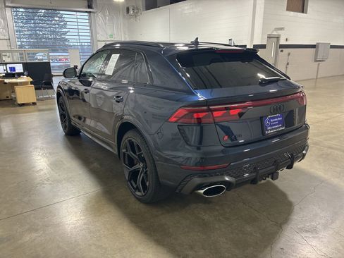 Used 2025 Audi RS Q8 performance image 8