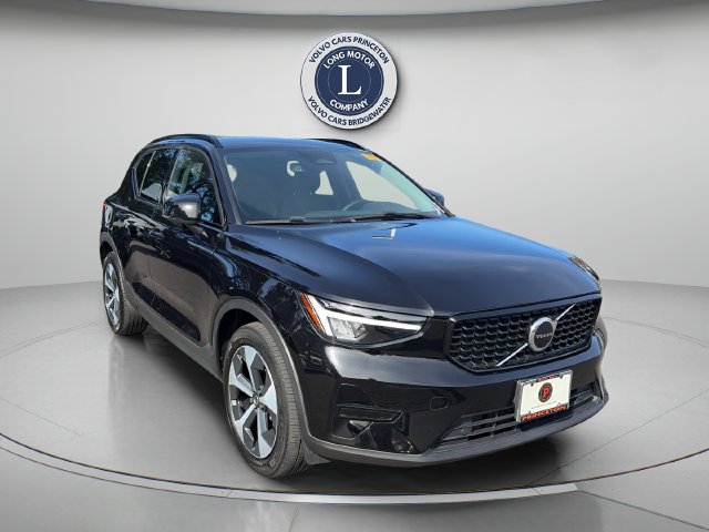 Used 2024 Volvo XC40 B5 Core AWD/4WD image 12
