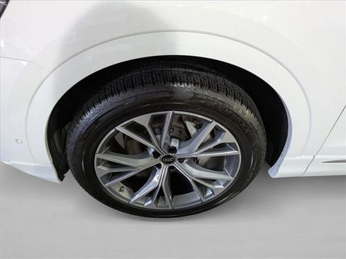 Certified 2025 Audi Q8 Premium w/ Convenience Package image 29