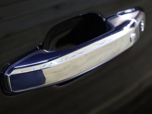 Used 2024 Chevrolet Silverado 2500 High Country w/ High Country Premium Package image 21