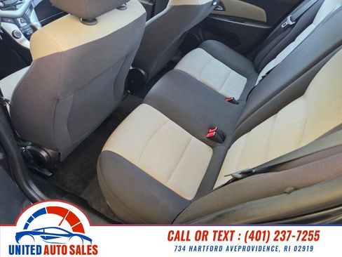 Used 2015 Chevrolet Cruze LS FWD image 10