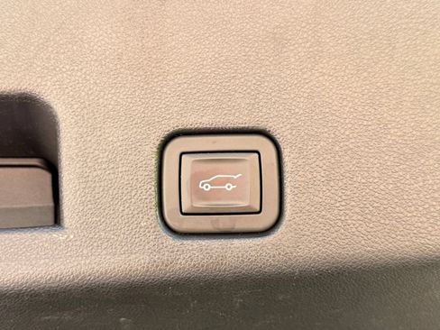 Used 2024 GMC Acadia AT4 w/ Luxury Package AWD/4WD image 17