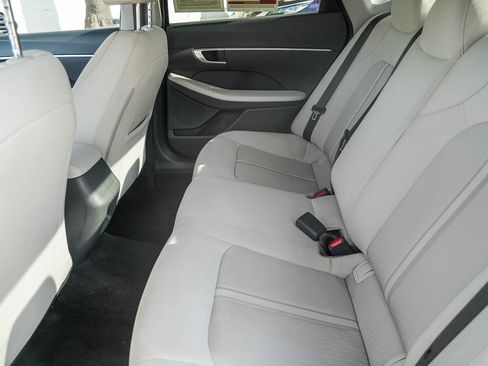 Used 2023 Hyundai Sonata SE FWD image 18