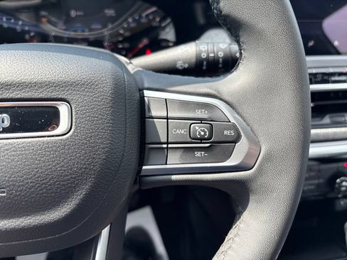 Used 2024 Jeep Compass Latitude AWD/4WD image 61