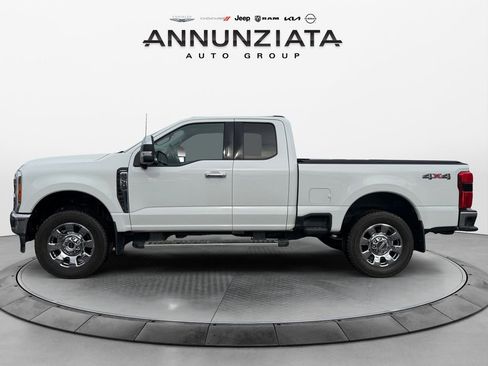 Used 2023 Ford F250 Lariat w/ Chrome Package image 2