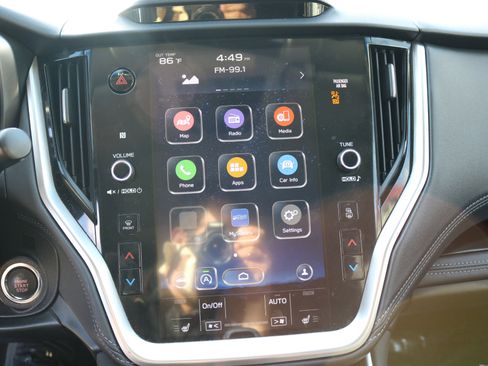 Used 2020 Subaru Outback Limited image 25