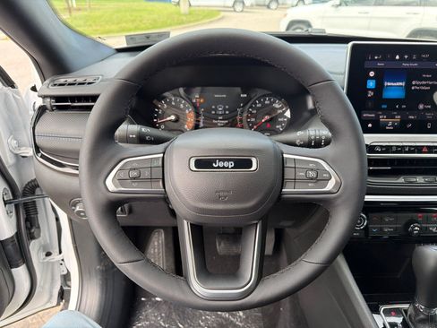 New 2026 Jeep Compass Latitude AWD/4WD image 13