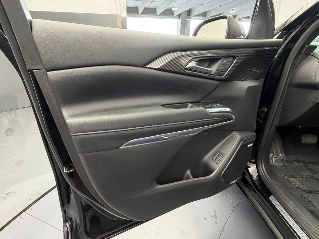 Used 2025 Chevrolet Traverse High Country FWD image 60