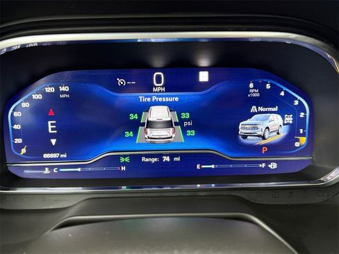 Used 2022 Chevrolet Tahoe LT w/ Luxury Package image 13