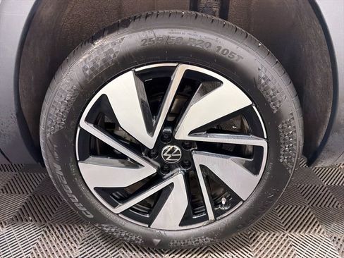 Used 2025 Volkswagen Atlas SE image 33