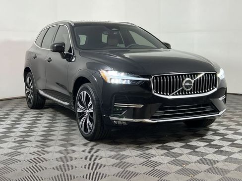 Used 2023 Volvo XC60 B5 Plus w/ Climate Package image 2
