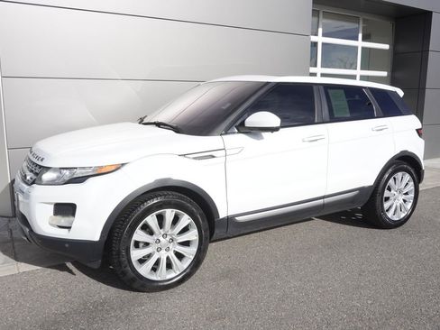 Used 2014 Land Rover Range Rover Evoque Prestige image 3