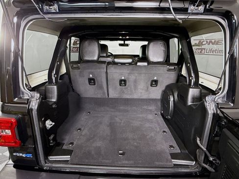 Used 2023 Jeep Wrangler Unlimited Sahara w/ Cold Weather Group image 29