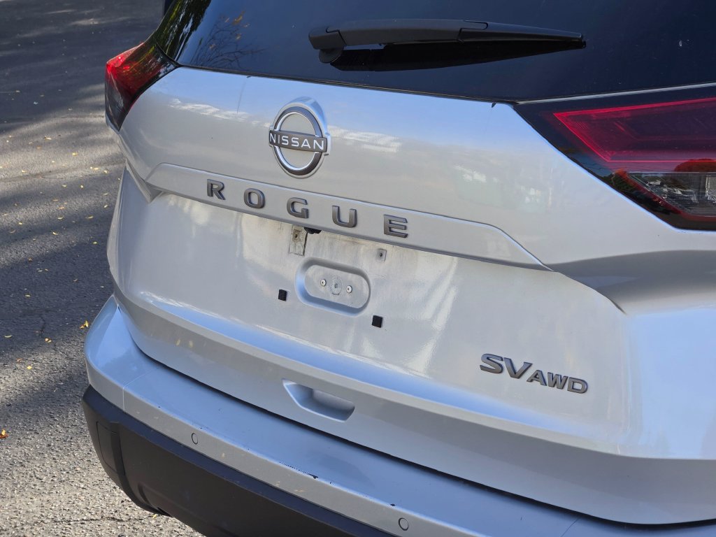 Used 2024 Nissan Rogue SV AWD/4WD image 14