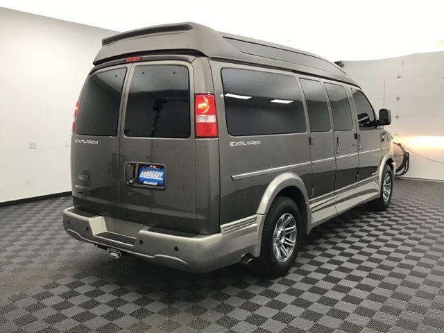 Used 2023 Chevrolet Express 2500 RWD image 3