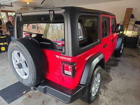 Used 2023 Jeep Wrangler Sport S image 4