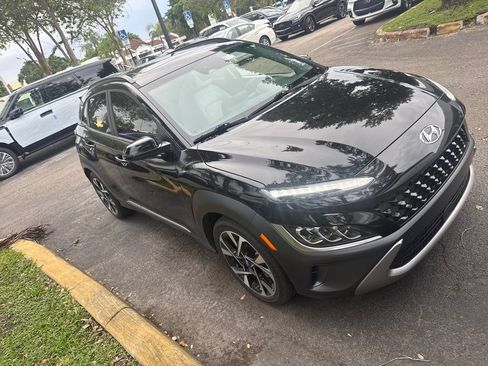 Used 2023 Hyundai Kona Limited w/ Cargo Package FWD image 3
