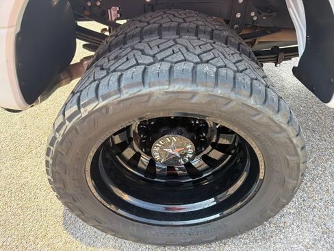 Used 2022 Ford F450 Platinum w/ FX4 Off-Road Package AWD/4WD image 15
