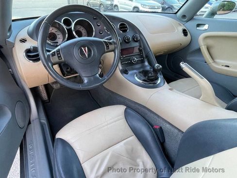 Used 2006 Pontiac Solstice Convertible w/ Premium Package RWD image 13