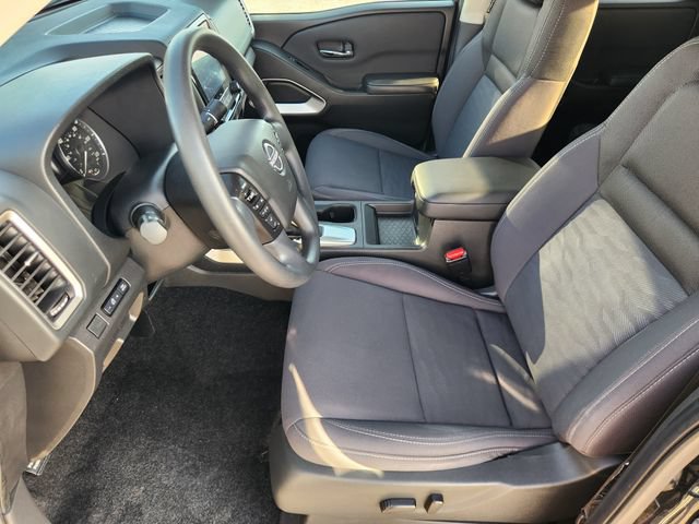 Used 2024 Nissan Frontier SV w/ Technology Package RWD image 13