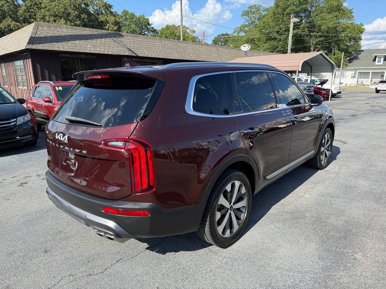 Used 2022 Kia Telluride S FWD image 3