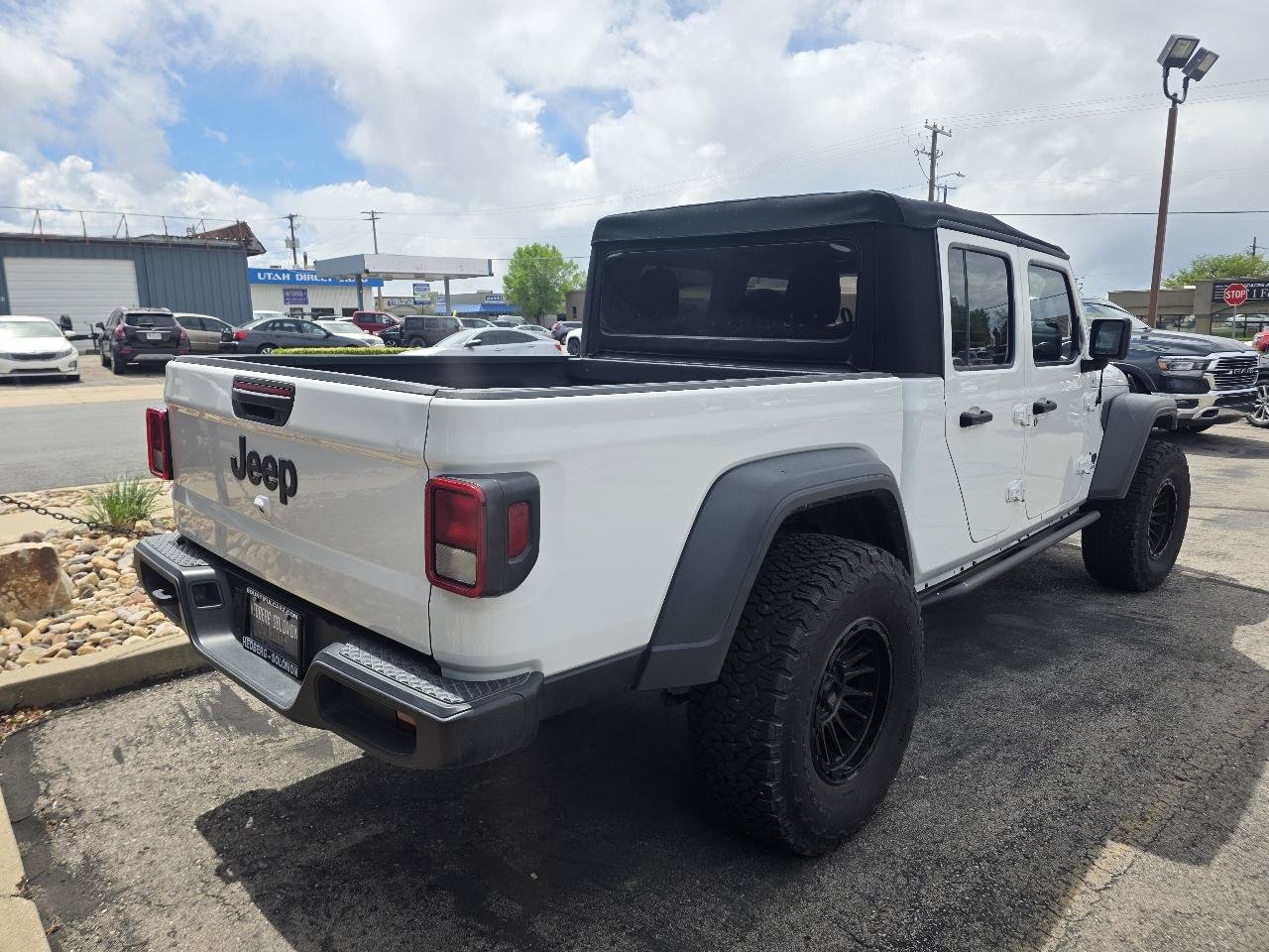 Used 2020 Jeep Gladiator Sport w/ Quick Order Package 24S AWD/4WD image 3