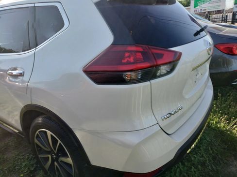 Used 2018 Nissan Rogue SL w/ Premium Package FWD image 4