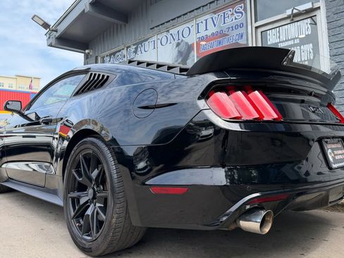 Used 2017 Ford Mustang GT w/ Black Accent Package RWD image 5
