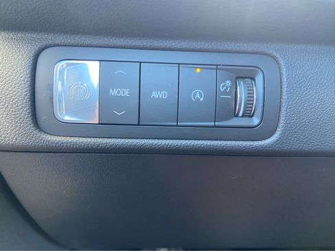 Used 2026 Chevrolet Traverse LT AWD/4WD image 25