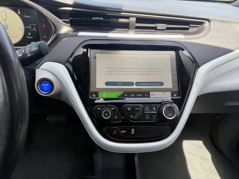 Used 2020 Chevrolet Bolt LT FWD image 22