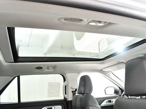 New 2026 Ford Explorer Active w/ Active Comfort Package AWD/4WD image 18