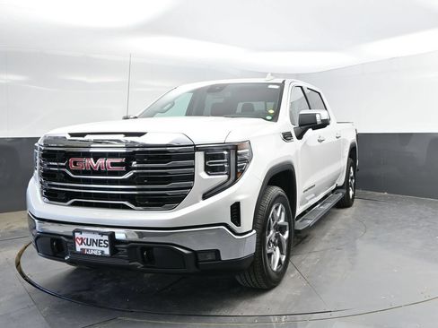 Used 2024 GMC Sierra 1500 SLT w/ SLT Premium Package AWD/4WD image 5