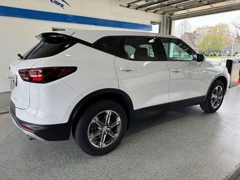 Used 2023 Chevrolet Blazer LT FWD image 11