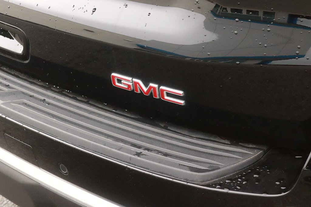 Used 2025 GMC Yukon Denali AWD/4WD image 9