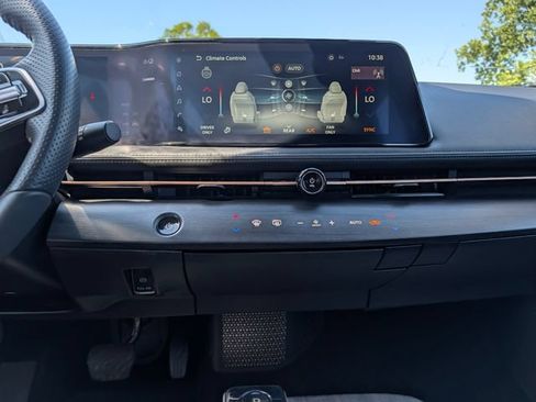 Used 2023 Nissan Ariya AWD image 19
