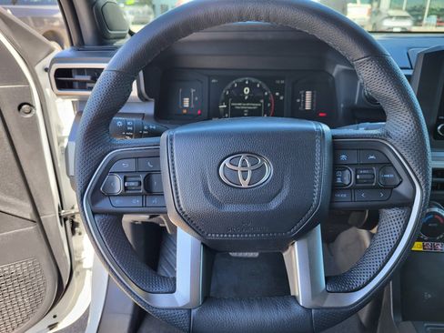 Certified 2025 Toyota Tacoma SR5 image 9