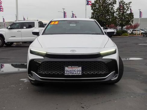 Certified 2023 Toyota Crown XLE image 3