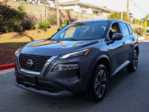 Used 2023 Nissan Rogue SV image 9