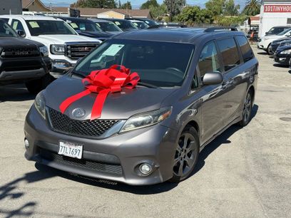 Used 2016 Toyota Sienna SE Premium