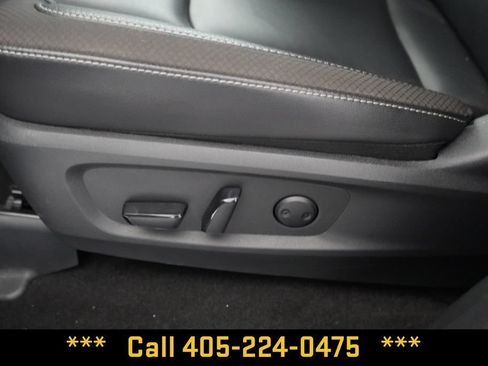 Used 2025 Nissan Pathfinder SL AWD/4WD image 17