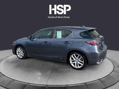 Used 2016 Lexus CT 200h w/ Navigation Package FWD image 3