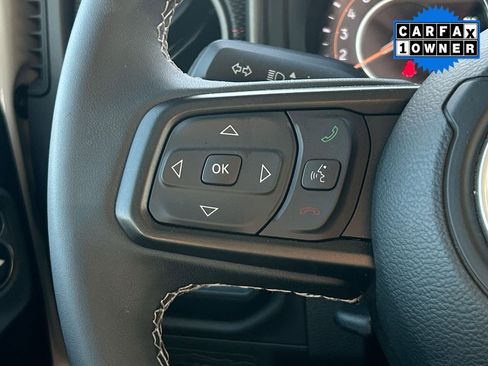 Used 2025 Jeep Wrangler Unlimited Rubicon image 13