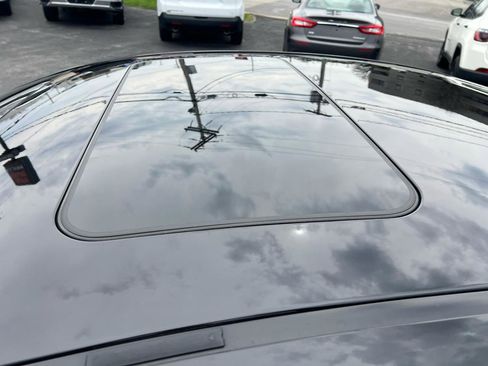 Used 2009 Pontiac G8 4dr Sdn w/ Premium Package image 9