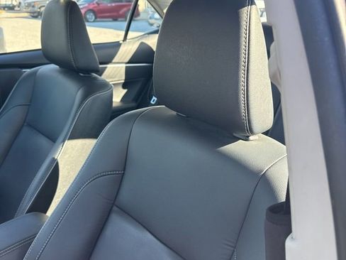 Used 2019 Toyota Corolla L image 6